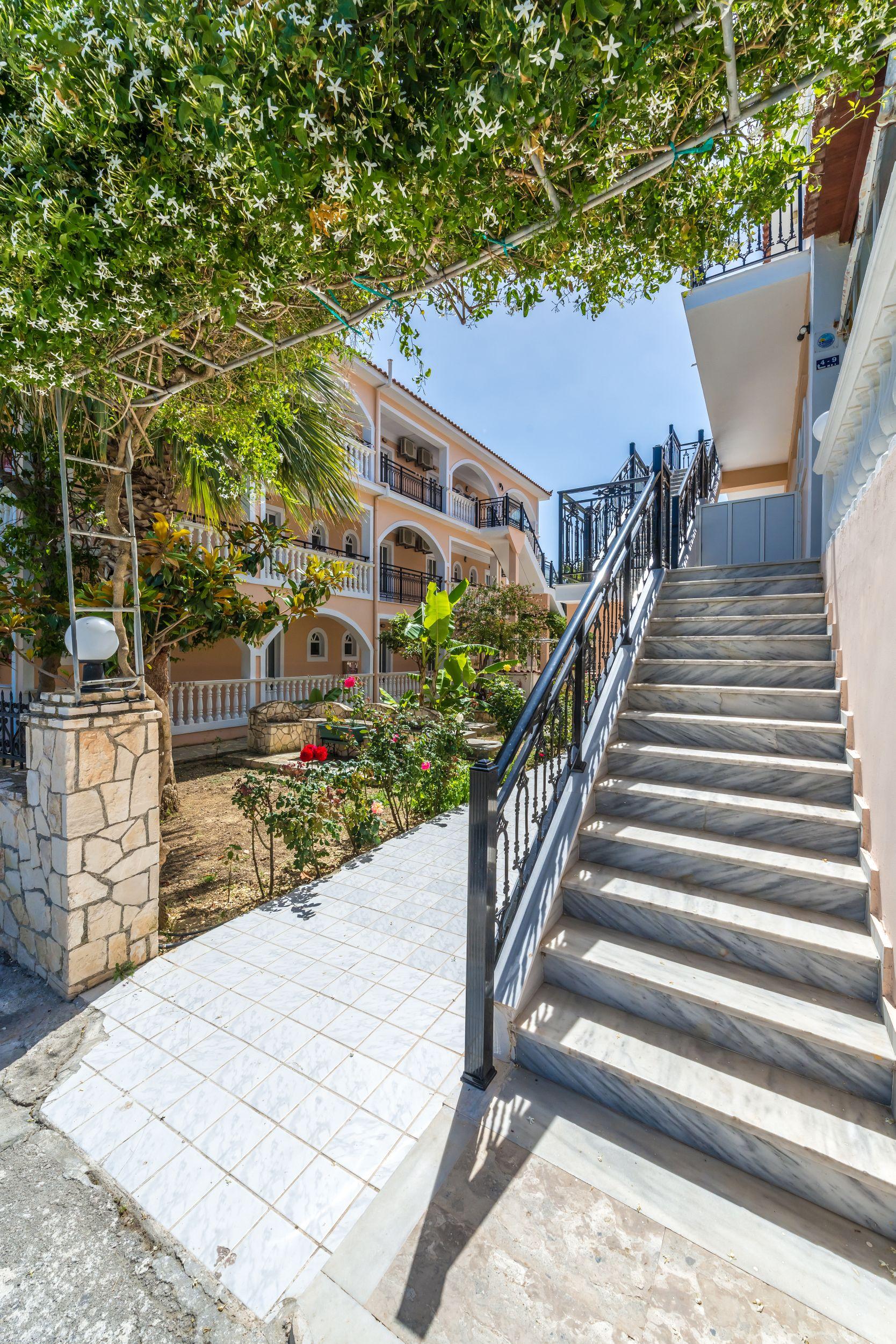 Athina Apartments Zakynthos stad Exteriör bild