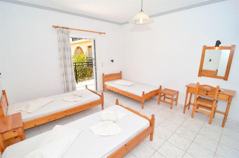 Athina Apartments Zakynthos stad Exteriör bild