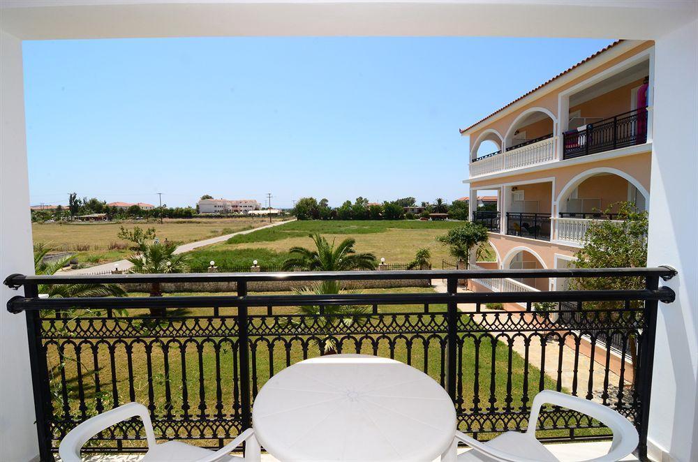 Athina Apartments Zakynthos stad Exteriör bild
